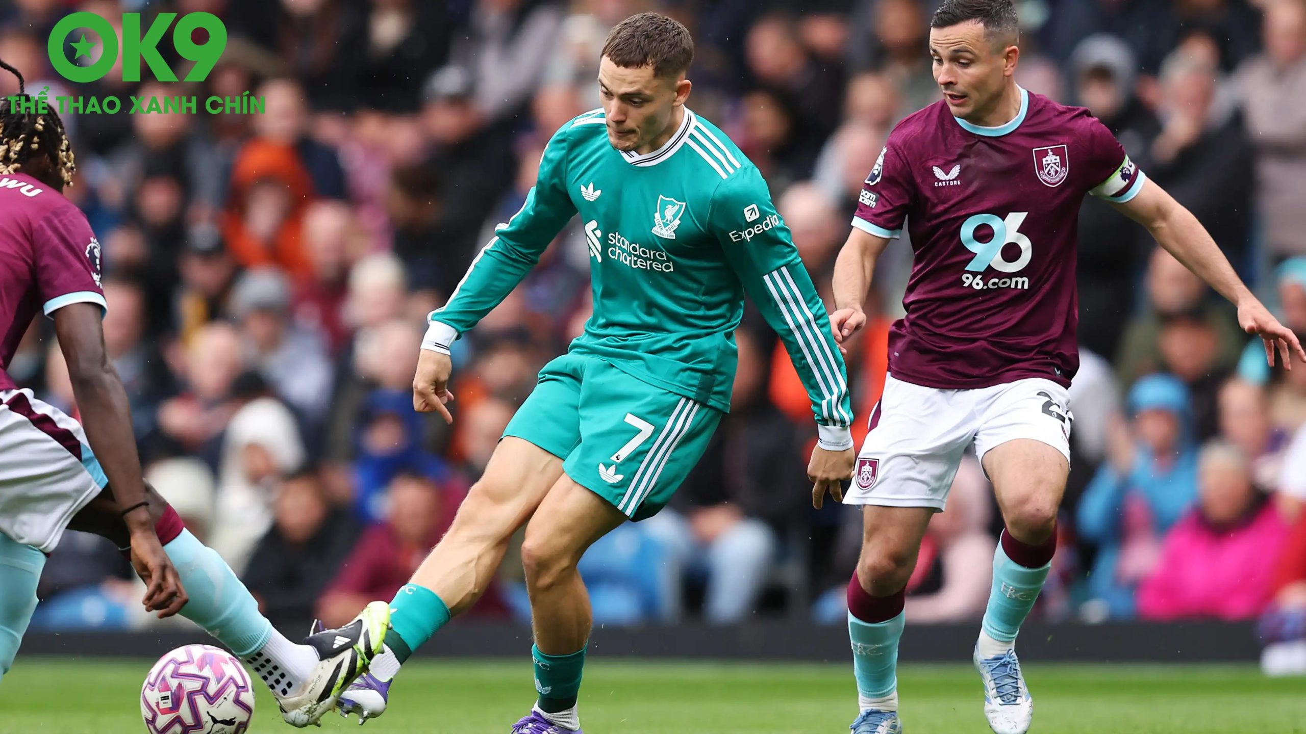 Arne Slot Biến Liverpool Thành Cỗ Máy Chiến Thắng Không Thể Ngăn!