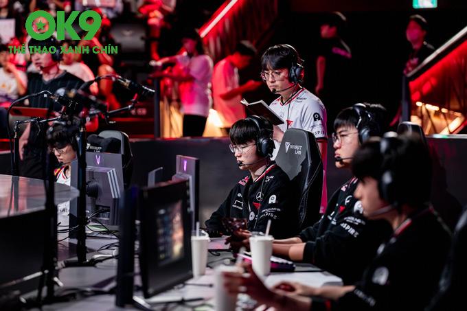 T1 Thua Thảm HLE 3-0 – Cú Sốc Playoffs LCK 2025!